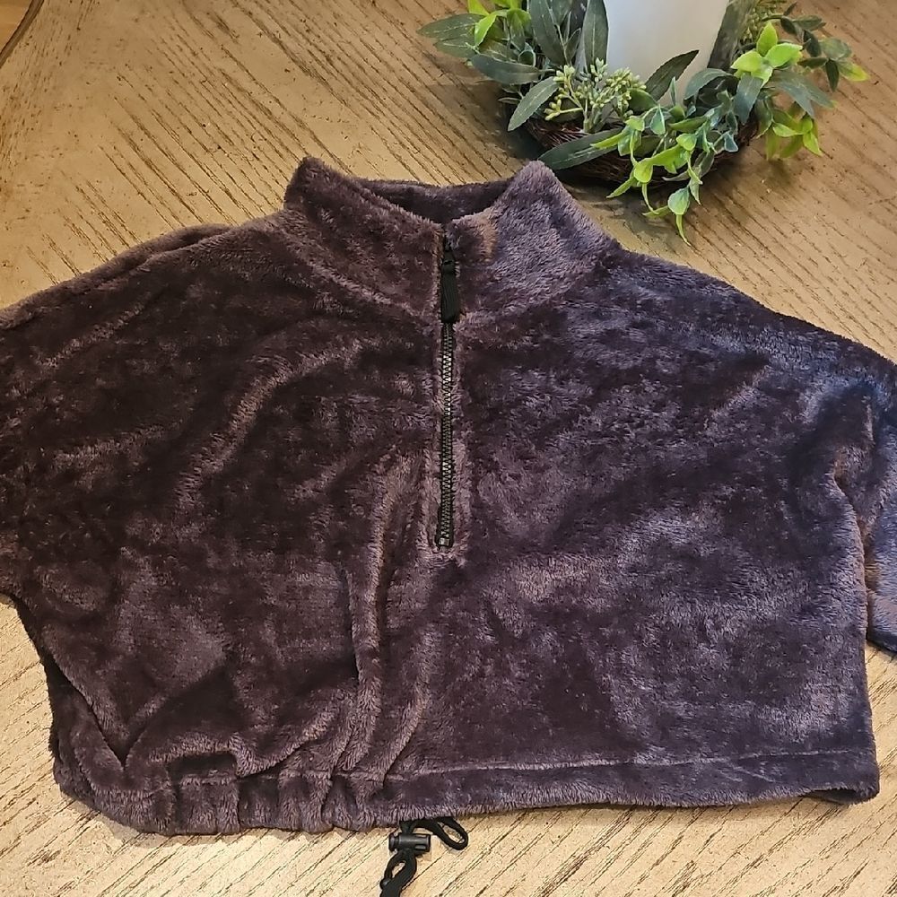 Urban Outfitters Fuzzy Brown Crop Pullover Size M